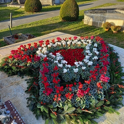 Livraison gerbe de fleurs Blaye, Livraison chrysanthème cimetière Blaye, Livraison fleurs crématorium St Martin Lacaussade